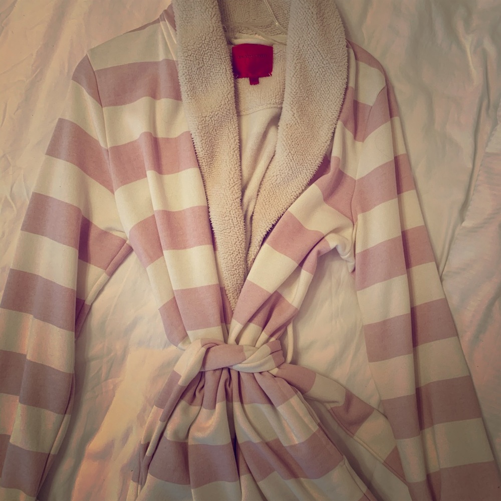 Victoria’s Secret cozy robe